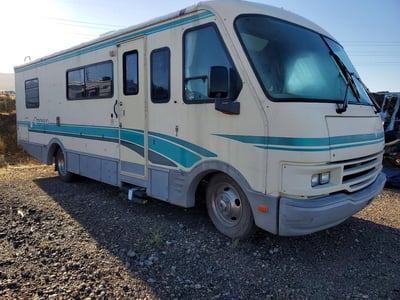 1GBKP37N8N3****** 1992 Chevrolet P30
