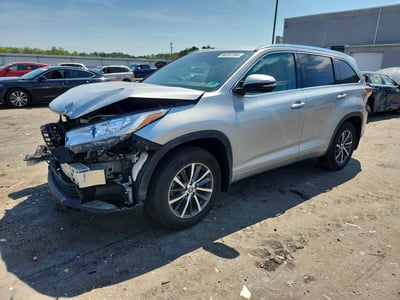5TDJZRFH6HS****** 2017 Toyota Highlander