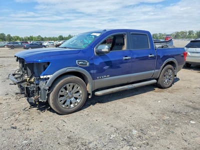 1N6AA1E67HN****** 2017 Nissan Titan