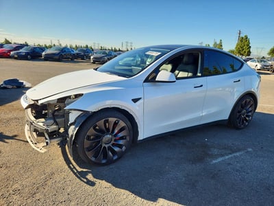 5YJYGDEF3MF****** 2021 Tesla Model Y