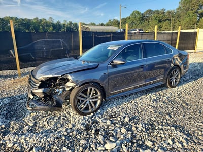 1VWDT7A34HC****** 2017 Volkswagen Passat