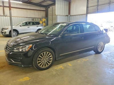 1VWBT7A37HC****** 2017 Volkswagen Passat