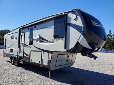 4YDF30525FA****** 2015 Keystone Montana
