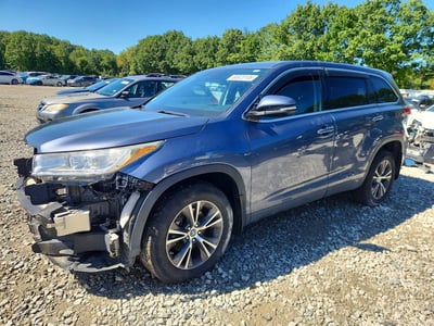 5TDBZRFH4JS****** 2018 Toyota Highlander