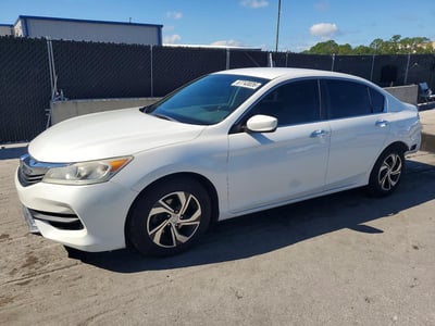 1HGCR2F3XHA****** 2017 Honda Accord
