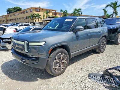 7PDSGABA7RN****** 2024 Rivian R1S