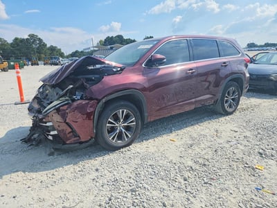 5TDZARFH6JS****** 2018 Toyota Highlander
