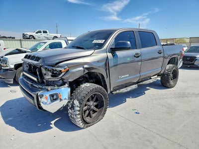 5TFDW5F15HX****** 2017 Toyota Tundra