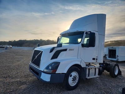 4V4N19TG5FN****** 2015 Volvo VNL