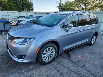 2C4RC1BG2KR****** 2019 Chrysler Pacifica