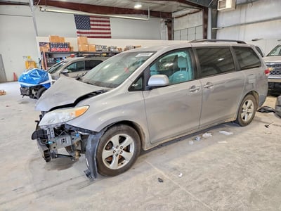 5TDKK3DC7BS****** 2011 Toyota Sienna