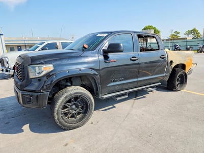 5TFDY5F19JX****** 2018 Toyota Tundra