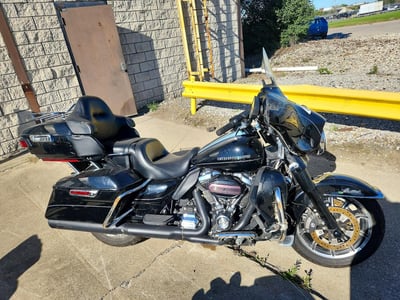 1HD1KED14HB****** 2017 Harley-Davidson FLHTK