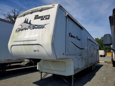 2005 Pilgrim International 305rl3s / 357rl3s-5 / 358rl4s / 363rl3s / 366sa3s