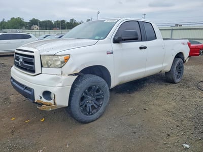 5TFUY5F1XAX****** 2010 Toyota Tundra