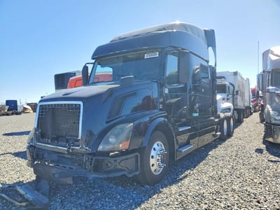 4V4N99EH2FN****** 2015 Volvo VNL
