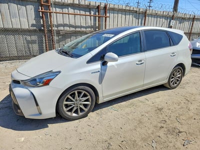 JTDZN3EUXGJ****** 2016 Toyota Prius V