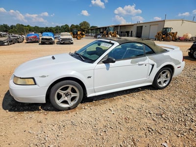 1FAFP45X8YF****** 2000 Ford Mustang