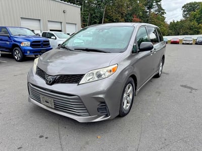 5TDZZ3DC8JS****** 2018 Toyota Sienna