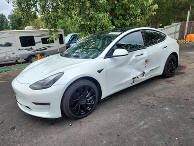5YJ3E1EB3NF****** 2022 Tesla Model 3