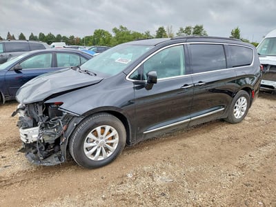 2C4RC1BG2HR****** 2017 Chrysler Pacifica