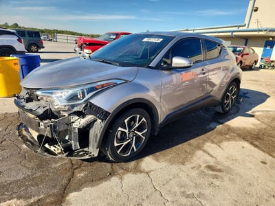 NMTKHMBX8JR****** 2018 Toyota C-HR