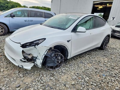 7SAYGDEEXRF****** 2024 Tesla Model Y