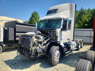 4V4NC9EH0NN****** 2022 Volvo VNL