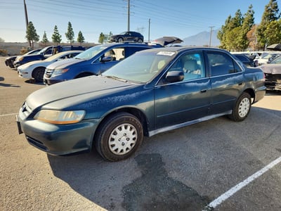 1HGCF86641A****** 2001 Honda Accord