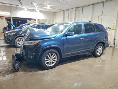 5XYKT3A64EG****** 2014 Kia Sorento