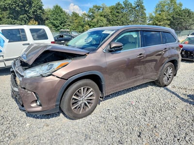 5TDJZRFH7JS****** 2018 Toyota Highlander