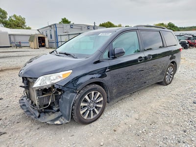 5TDJZ3DC9HS****** 2017 Toyota Sienna