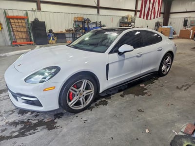 WP0AA2A76HL****** 2017 Porsche Panamera