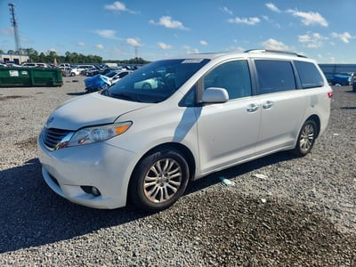 5TDYK3DCXFS****** 2015 Toyota Sienna