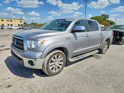 5TFFY5F1XBX****** 2011 Toyota Tundra