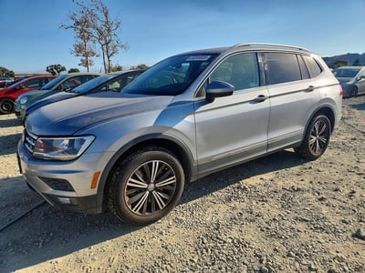 3VV2B7AX0KM****** 2019 Volkswagen Tiguan