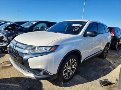 JA4AZ3A38GZ****** 2016 Mitsubishi Outlander