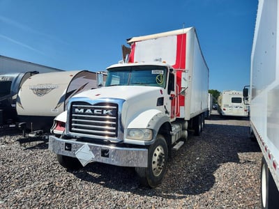 1M2AX04C6JM****** 2018 Mack GU (granite)