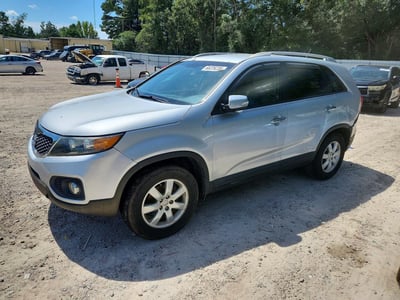 5XYKT4A67DG****** 2013 Kia Sorento