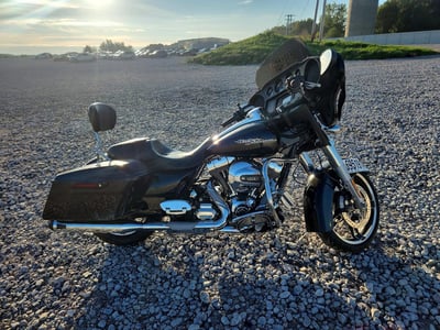 1HD1KBM16GB****** 2016 Harley-Davidson FLHX