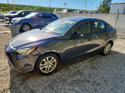 3MYDLBYV2HY****** 2017 Toyota Yaris