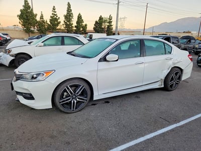 1HGCR2F56HA****** 2017 Honda Accord
