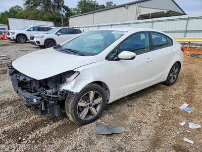 3KPFL4A77JE****** 2018 Kia Forte