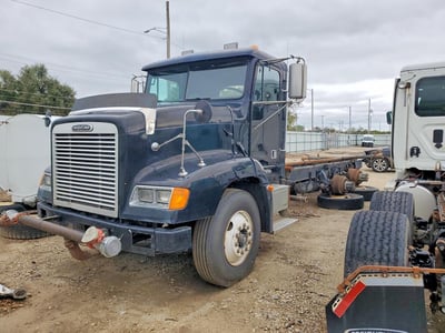 1FUY3EDB4XL****** 1999 Freightliner Fld112