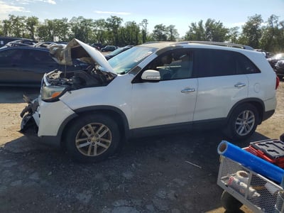 5XYKT4A62EG****** 2014 Kia Sorento