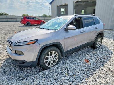 1C4PJMCS1HD****** 2017 Jeep Cherokee