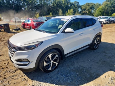 KM8J3CA24HU****** 2017 Hyundai Tucson