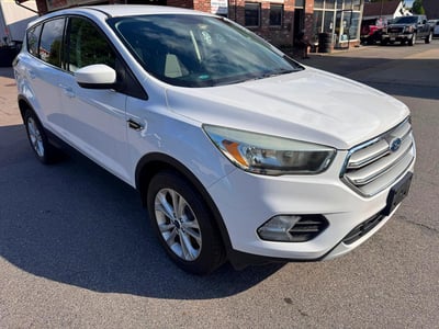 1FMCU9GD8HU****** 2017 Ford Escape