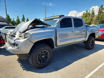 5TFAX5GN6KX****** 2019 Toyota Tacoma