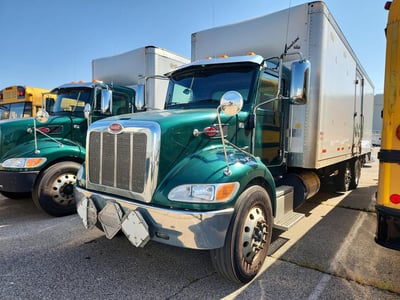 2NP3KM8X3JM****** 2018 Peterbilt 348